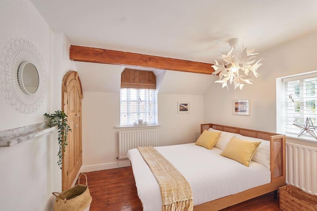 Abbey View Cottage 휫비 외부 사진