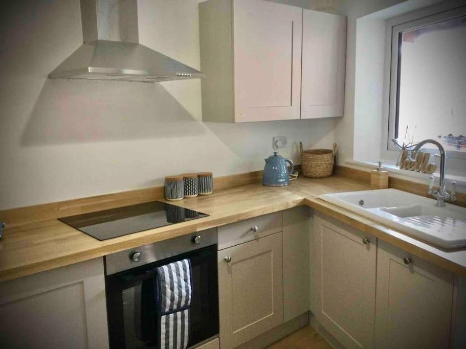 Abbey View Cottage 휫비 외부 사진