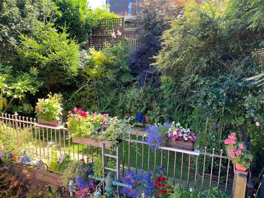 Abbey View Cottage 휫비 외부 사진